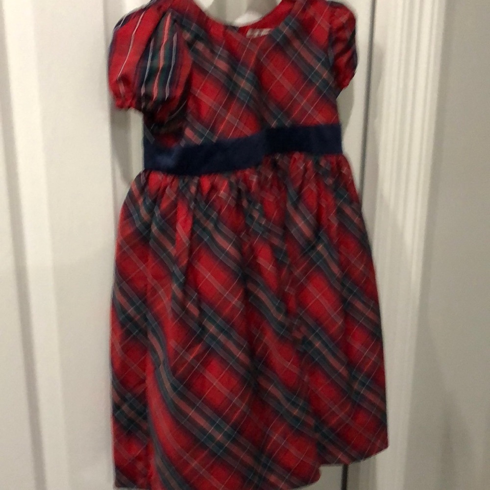 Max studio kids gorgeous dress for 5 to 6 year old